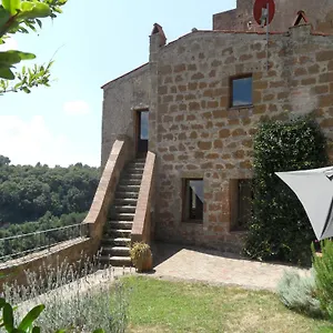 Un Giardino Nel Tufo Bed & Breakfast